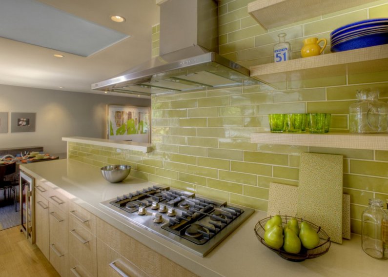 Фото - облицовка стен кухни керамической плиткой